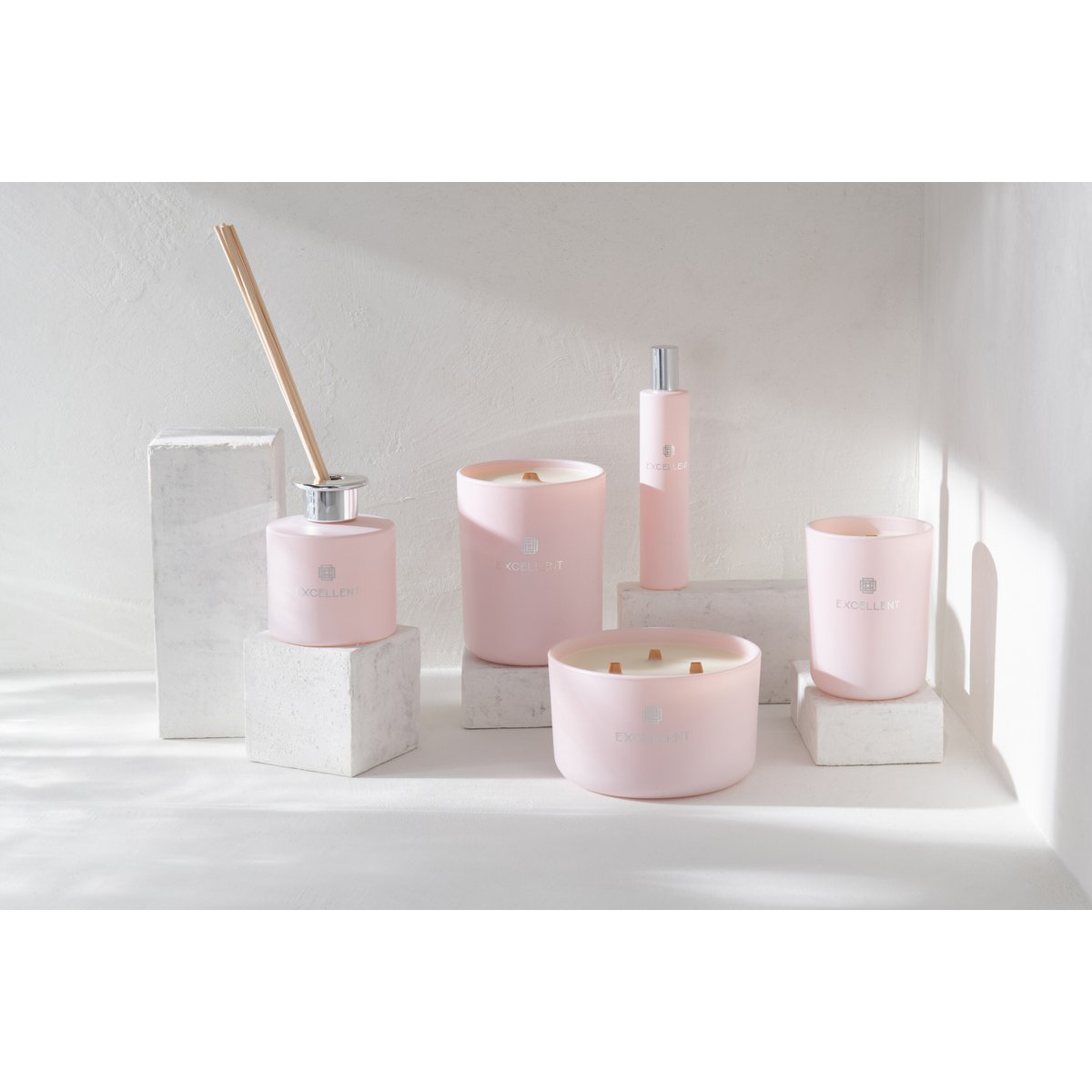 J - Line Geurkaars Excellent – Roze – Glas – Large – 40 uur - PastelShop